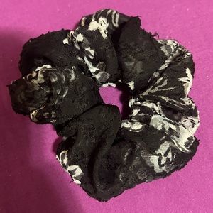 Custom homemade scrunchies $6 for 6